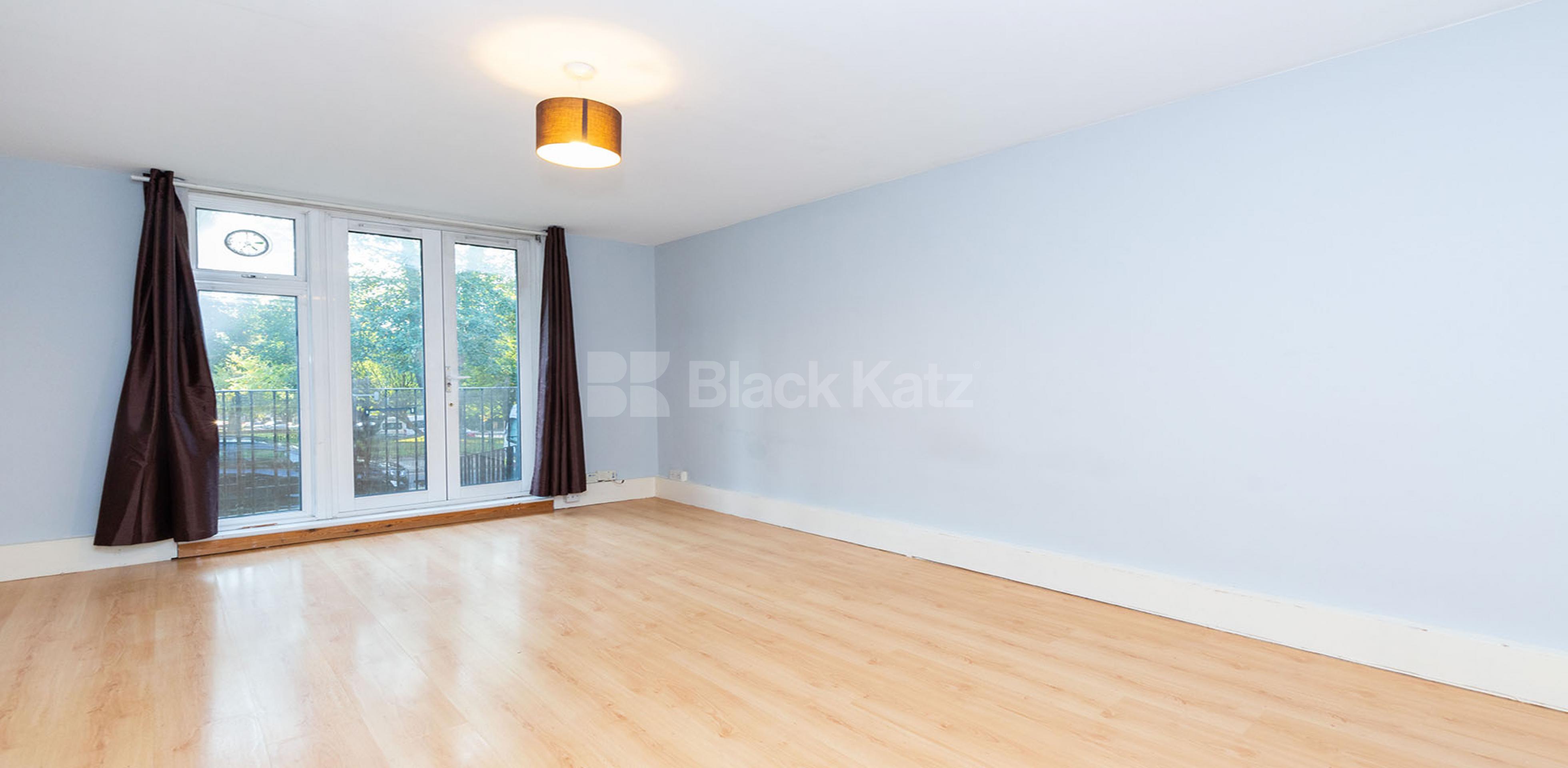 			4 BEDROOMS PLUS LOUNGE! , 4 Bedroom, 1 bath, 1 reception Flat			 Dormans Way, SWISS COTTAGE NW8